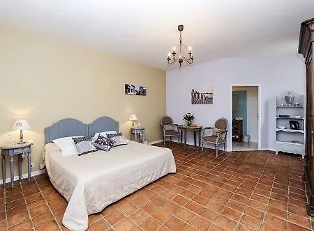 Le Clos Du - Chc לינה וארוחת בוקר 2*
